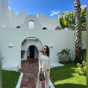 Meet your Posher, Hillary